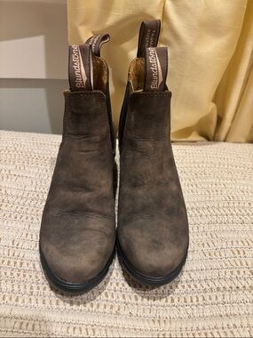 Blundstone Men’s Dark Brown Chukka Boots